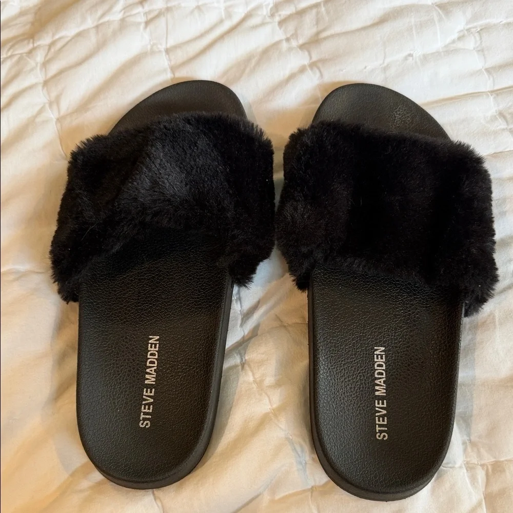 Steve Madden Black Plush Slide Slippers - Picture 1 of 2